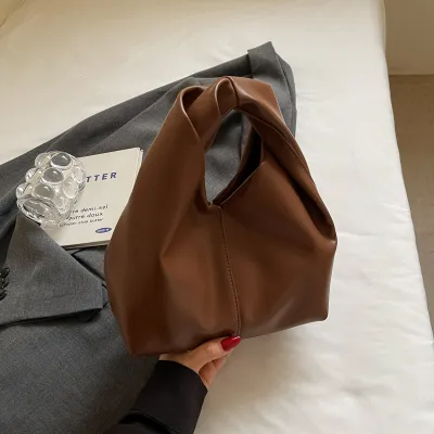 Women Fashion Casual Solid Color Cloud Pack Handbag with Magnetic Clasp