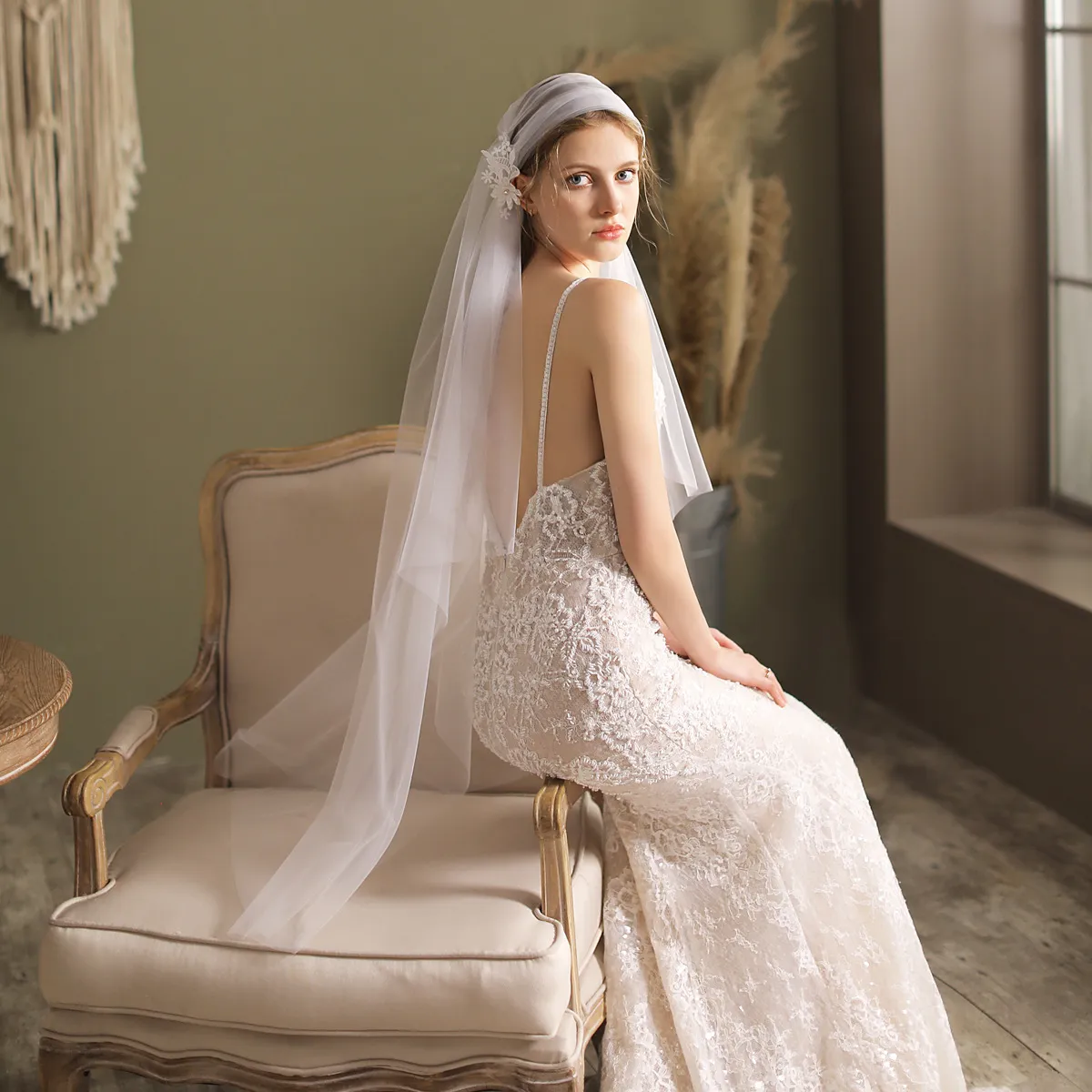 Women Fashion Vintage Double Side Clip Bridal Veil with Flowers
