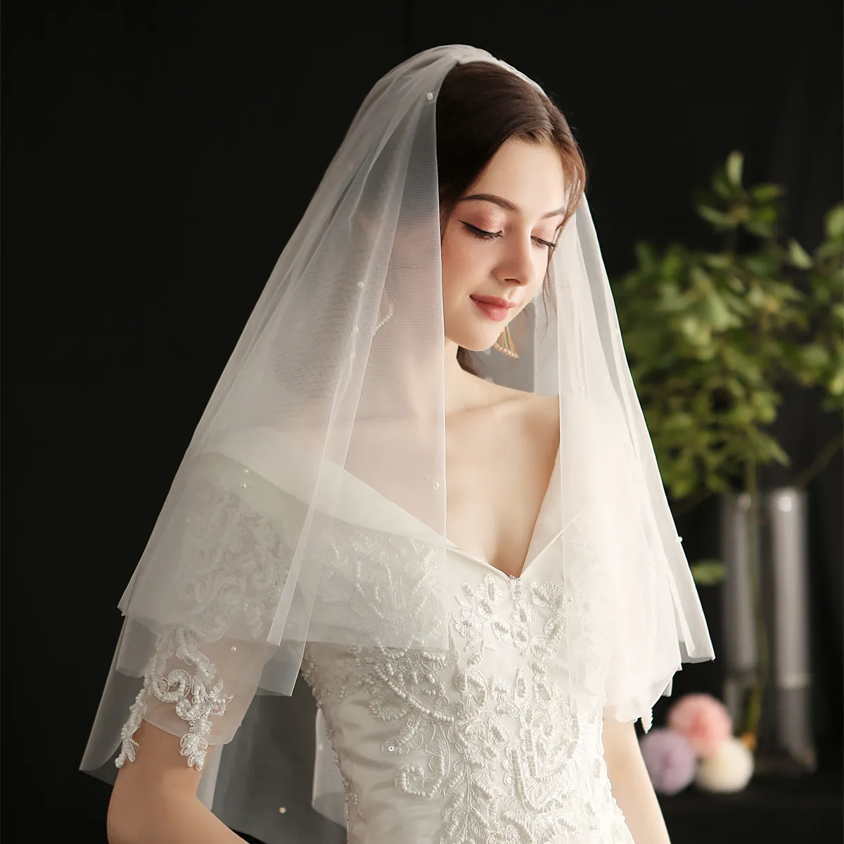 Women Fashion Pearl Double-Layer Hand-Stitched Simple Wedding Bridal Veil