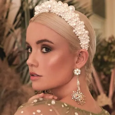 Acessório de Cabelo Feminino Elegante com Pérola Grande e Largura Larga