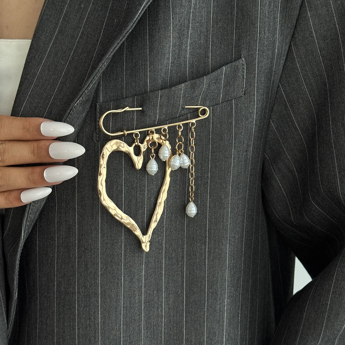Women Fashion Multi-Functional Big Love Pendant Chain Brooch Pin