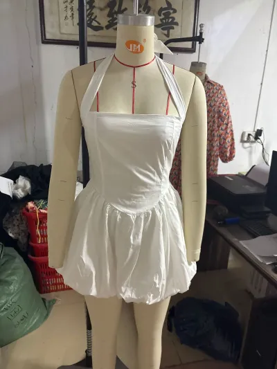Women Fashion Sexy Summer Polka Dot Printed Halter-Neck Lace-Up Pleated Dress