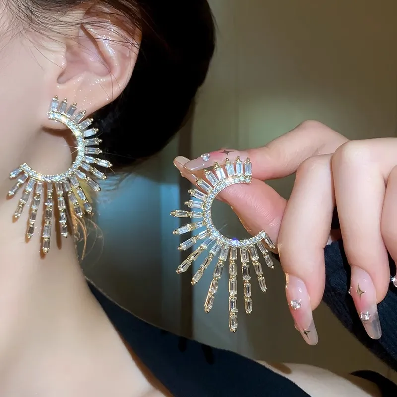 Women Fashion Elegant Exaggerated Rhinestone Earrings