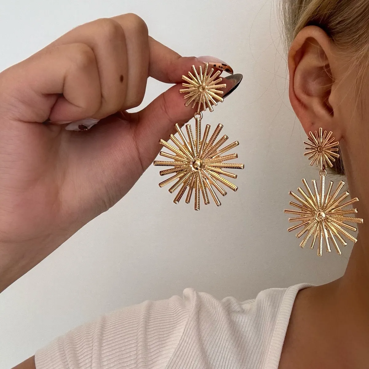 Women Fashion Exaggerated Geometric Sunflower Earrings