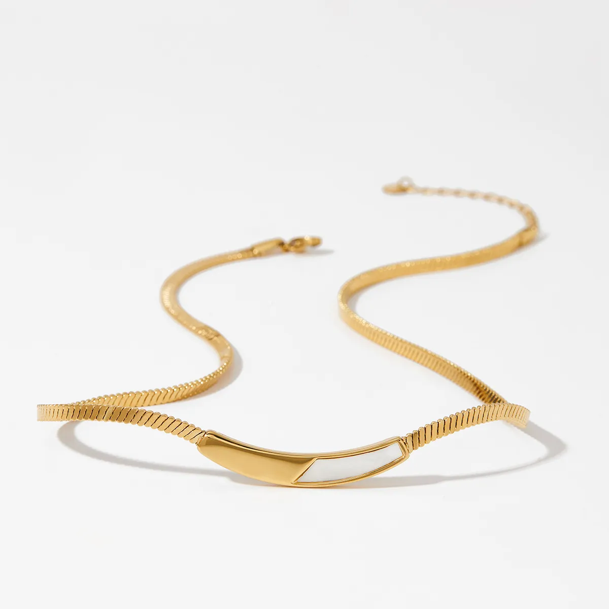 Women Simple 316L Stainless Steel Shell Color Matching Necklace
