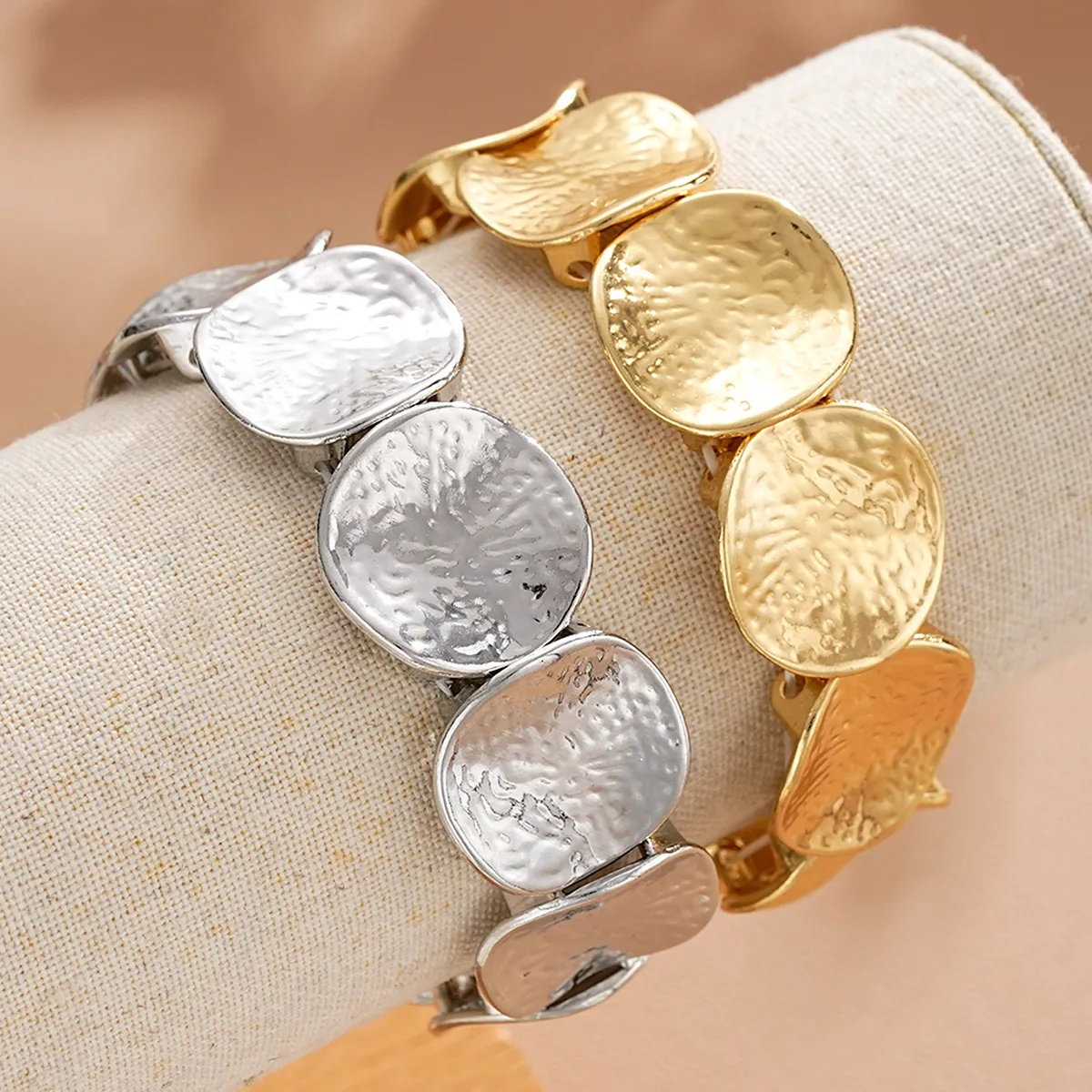 Women Fashion Geometric Metal Pleated Round Elastic Bracelet