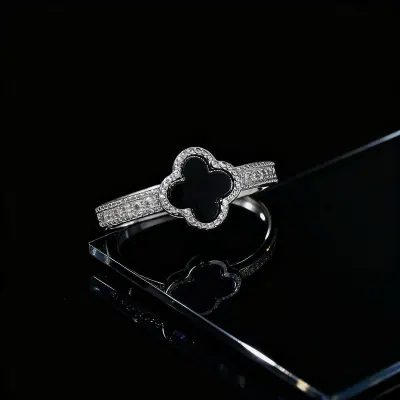 Women's Fashion Elegant Zircon Four-Leaf Clover Ring