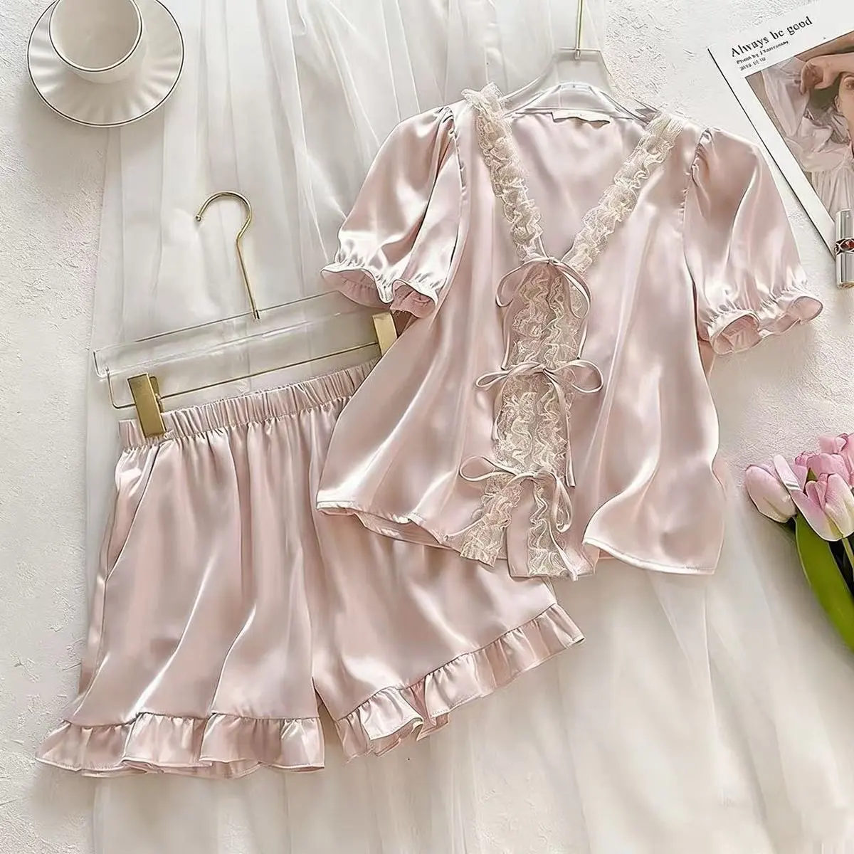 Women Fashion Casual Thin Ice Silk Lace Edge Short-Sleeve Top Loose Shorts Pajamas Two-Piece Set