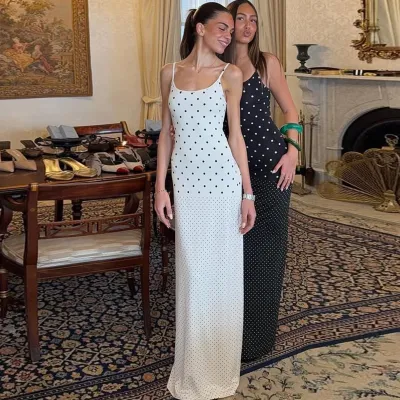 Vestido largo ajustado de tirantes con estampado de lunares para mujer, ideal para el verano.