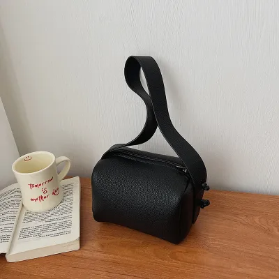 Women Fashion Casual Simple Solid Color PU Shoulder Bag