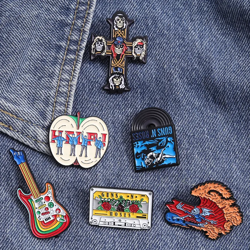 Fashion Creative Retro Rock Band Badge Gun Flower Brooch