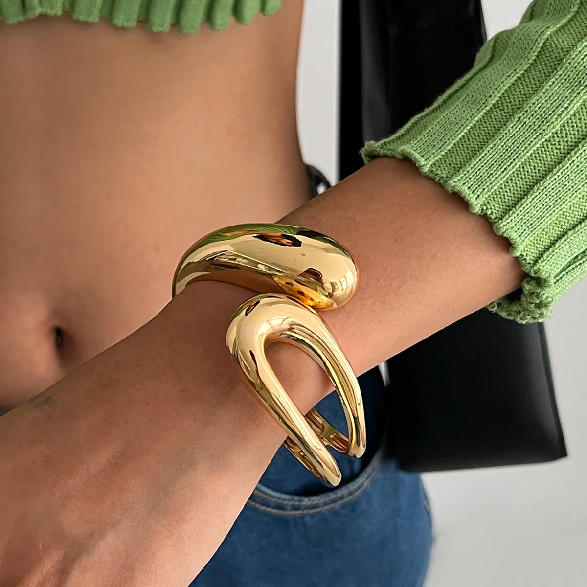 Women Fashion Irregular Smooth Alloy Bracelet
