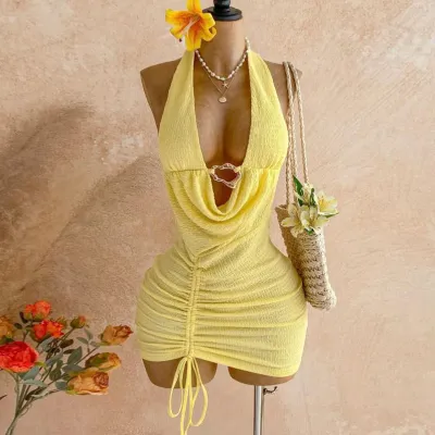 Vestido corto de verano sexy para mujer con cuello halter, cuello drapeado, color liso, hebilla metálica, cordón ajustable y espalda plisada.