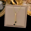 [8305] Sparkling Black Clover Necklace [Silver]]