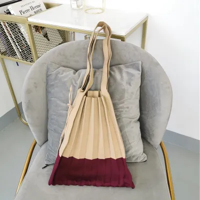 Women Fashion Casual Pleated Folding Contrast Color Knitted Shoulder Bag