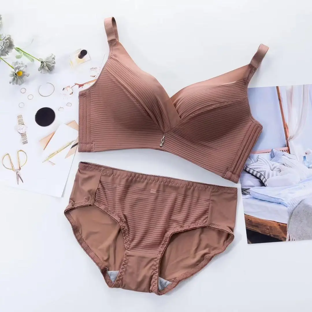Women Fashion Simple Basic Solid Color No Steel Ring Adjustable Bra Underwear Set