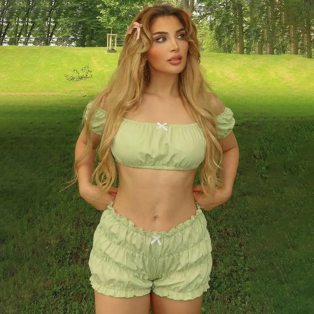 Women Fashion Sexy Summer Solid Color Tube Top Pleated Shorts Two-Piece Set