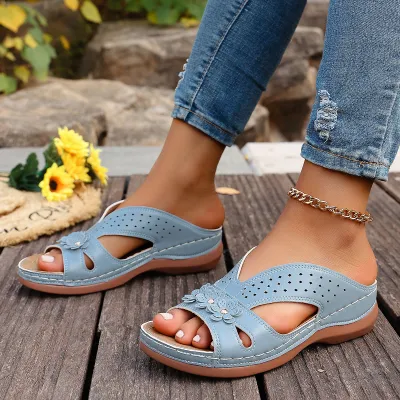 Women's Fashion Casual Retro Solid Color Floral Hollow-Out Peep-Toe Wedge Slippers