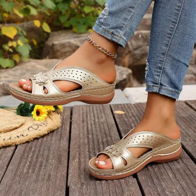 Women's Fashion Casual Retro Solid Color Floral Hollow-Out Peep-Toe Wedge Slippers
