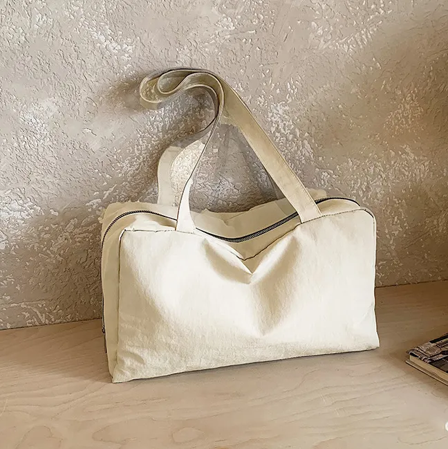 Women Casual Solid Nylon Large Shoulder Bag with Zipper Closure