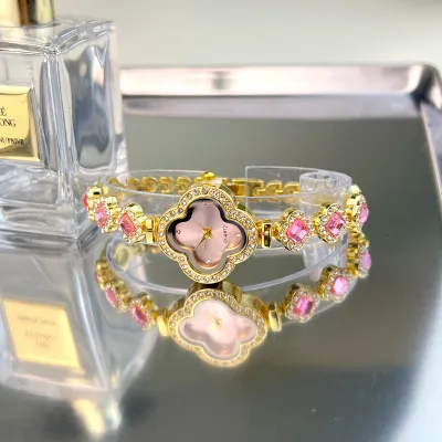 Women's Fashion Four-Leaf Clover Rhinestone Analog Wristwatch