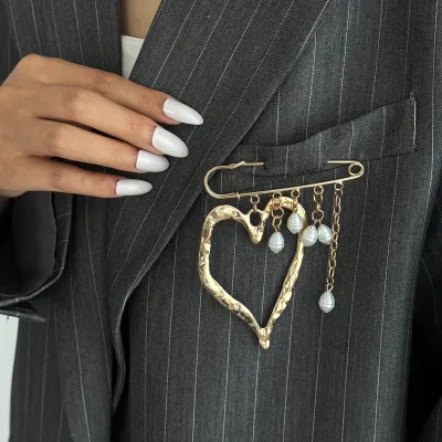 Fashion Tassel Heart Brooch Geometric Design Women Personality Alloy Brooch