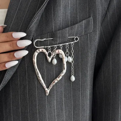 Fashion Tassel Heart Brooch Geometric Design Women Personality Alloy Brooch