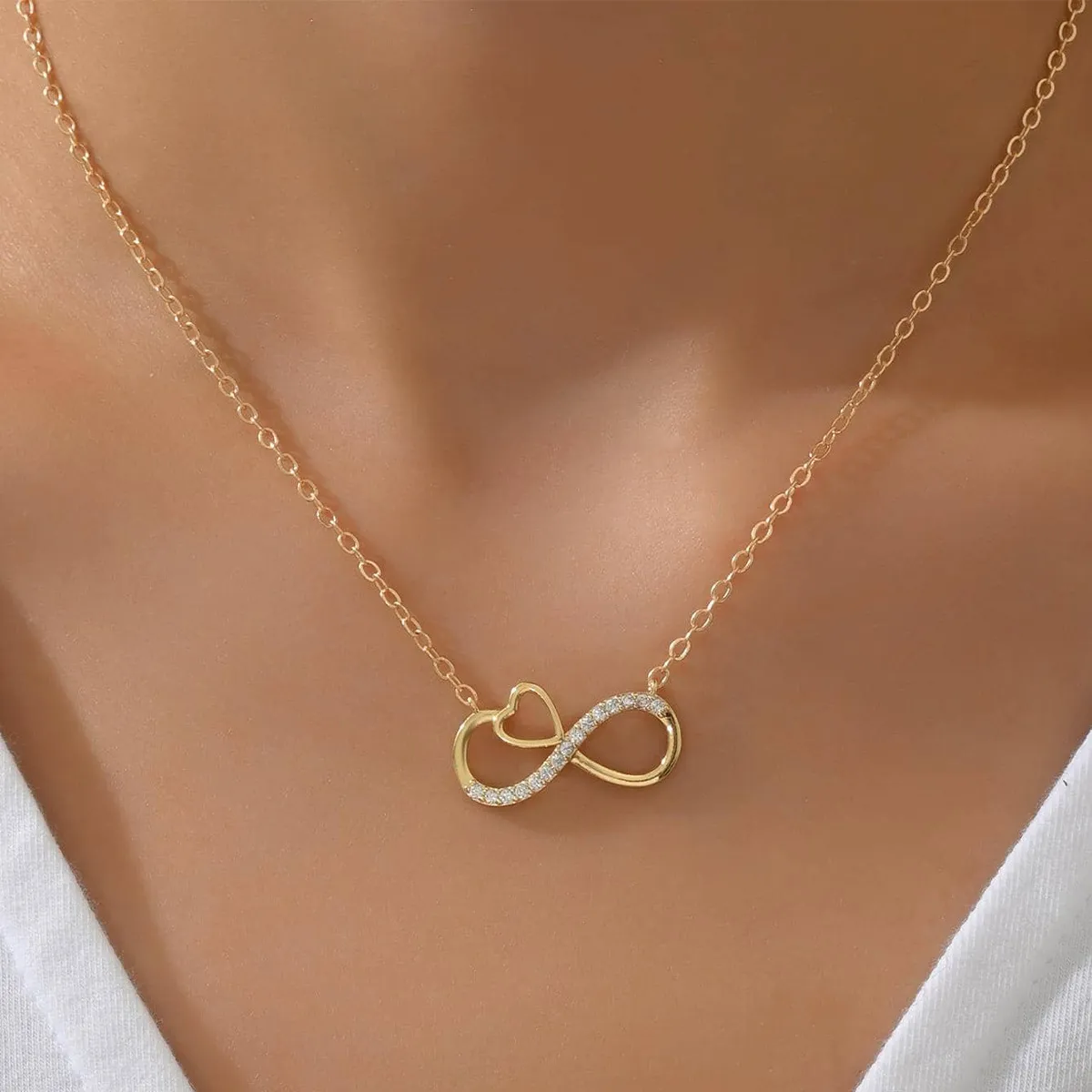 Women's Fashion Geometric Zircon Infinity 8-Character Pendant Necklace with O-Shaped Chain
