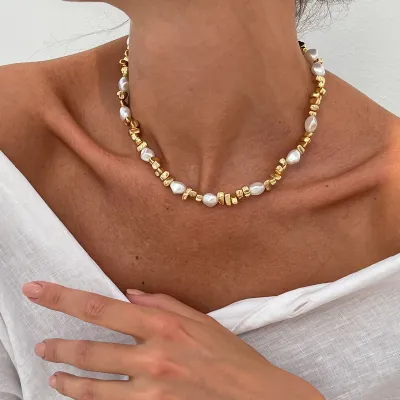 Women's Elegant Baroque Irregular Imitation Pearl Beaded Clavicle Chain Necklace
