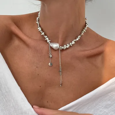 Women's Elegant Baroque Irregular Imitation Pearl Beaded Clavicle Chain Necklace