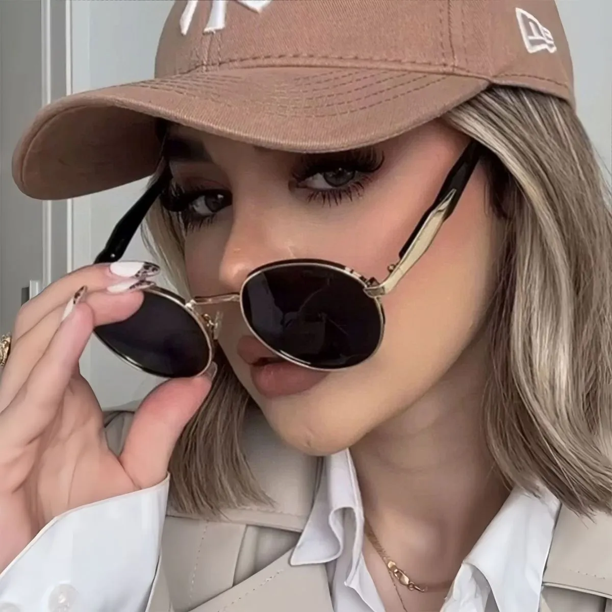 Women Fashion Round Metal Frame UV Protection Sunglasses