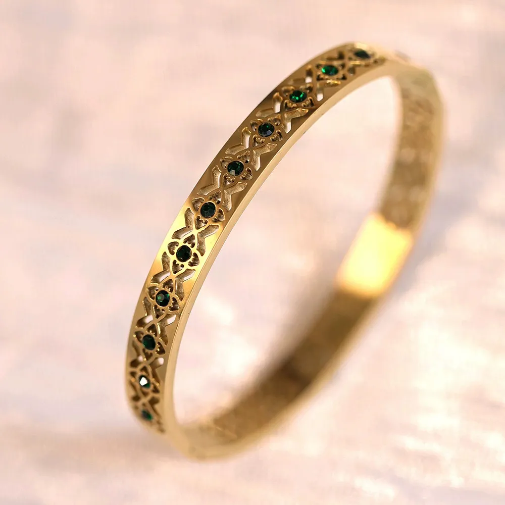 Women Fashion Electroplated Rhinestone Four-Leaf Clover Titanium Steel Bracelet