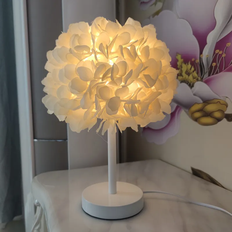 Fashion Solid Color Folding Flower Fabric Bedroom Bedside Lamp Ce Certified Modern Minimalist Metal