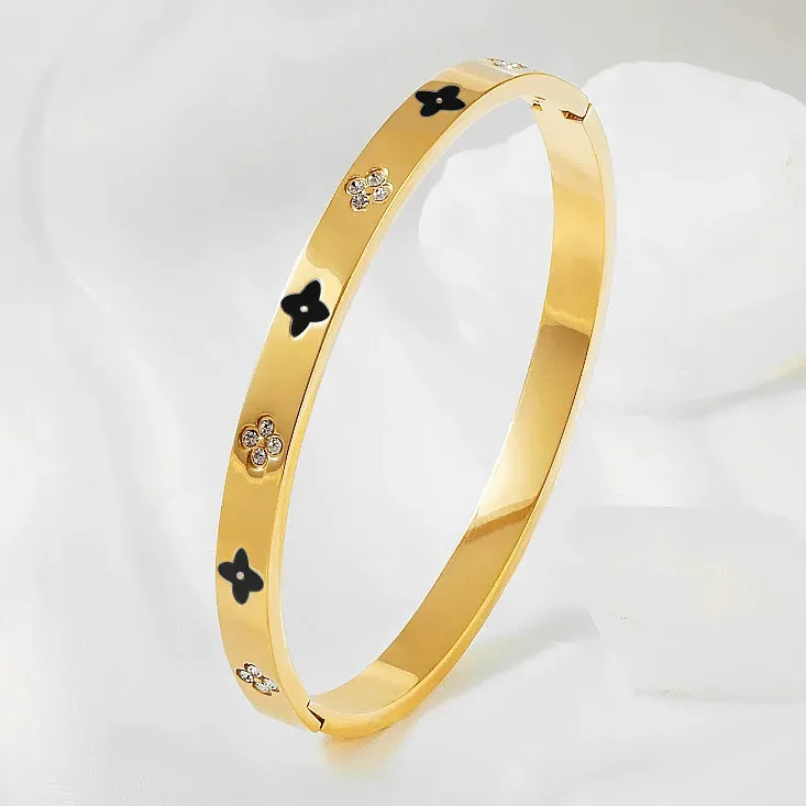 Women Fashion Electroplated Drip Glue Rhinestone Four-Leaf Clover Titanium Steel Bracelet