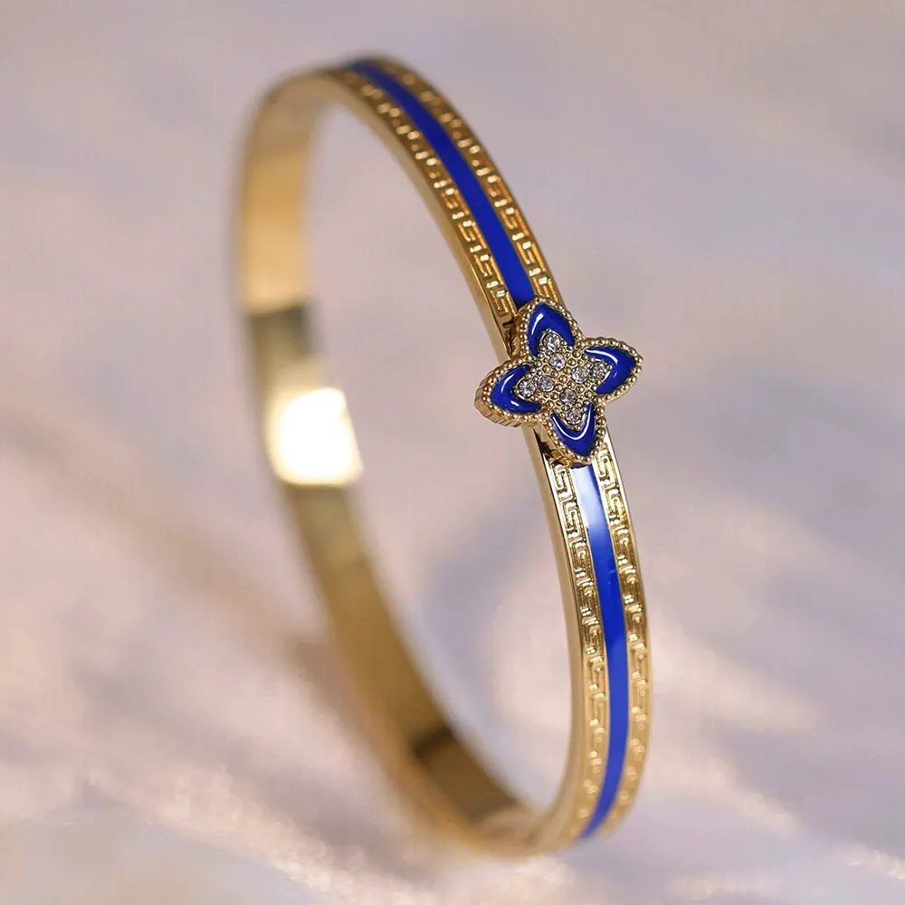 Women Fashion Electroplated Drip Glue Rhinestone Four-Leaf Clover Titanium Steel Bracelet