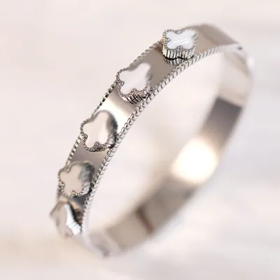Women's Simple Four-Leaf Clover Electroplated Titanium Steel Bracelet