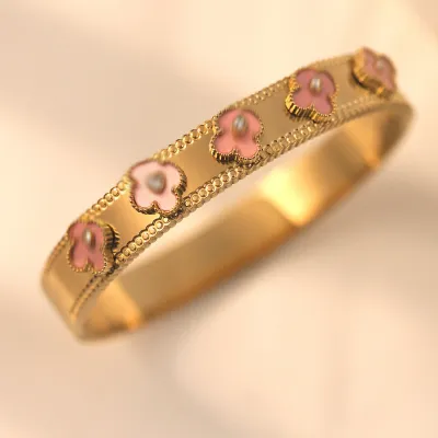 Women's Simple Four-Leaf Clover Electroplated Titanium Steel Bracelet