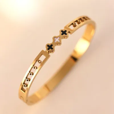 Women Fashion Electroplated Four-Leaf Clover Non-Fading Stainless Steel Bracelet