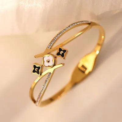 Women Fashion Electroplated Rhinestone Four-Leaf Clover Stainless Steel Bracelet