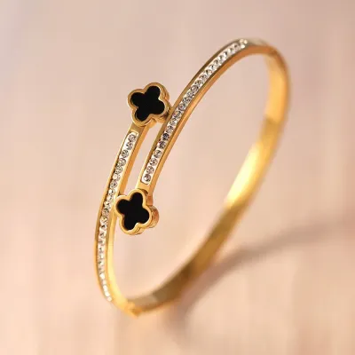 Women Fashion Electroplated Rhinestone Four-Leaf Clover Titanium Steel Bracelet