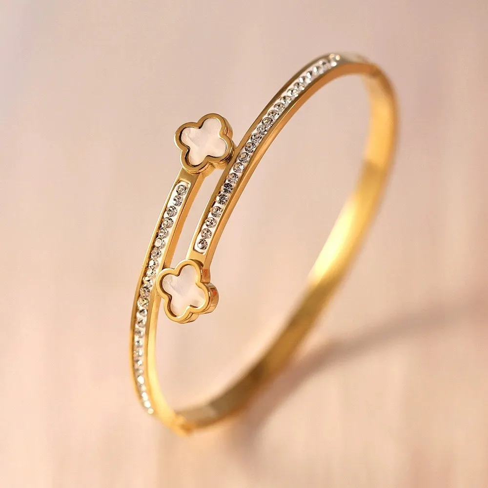 Women Fashion Electroplated Rhinestone Four-Leaf Clover Titanium Steel Bracelet