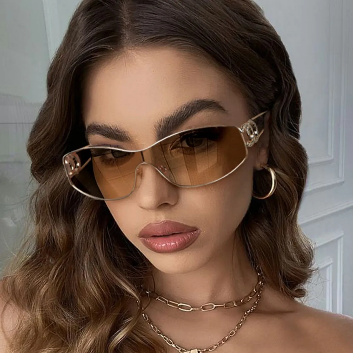 Women Cat's Eye Metal Frame Sunglasses with Resin Lenses