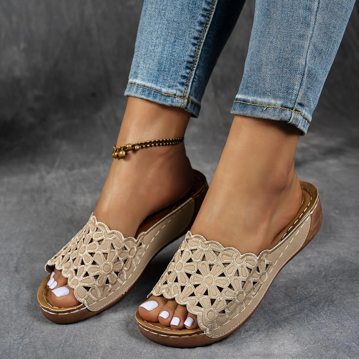 Women Fashion Casual Solid Color Lace Hollow Peep-Toe Platform Slippers