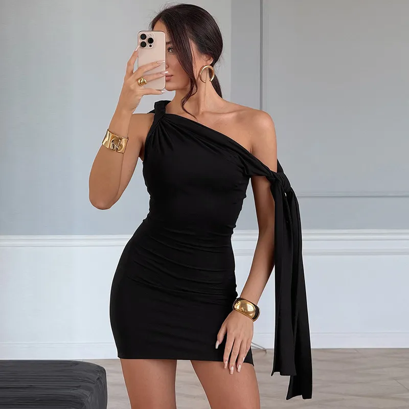Women Fashion Sexy Solid Color Slant Shoulder Sleeveless Slim-Fit Strap Dress