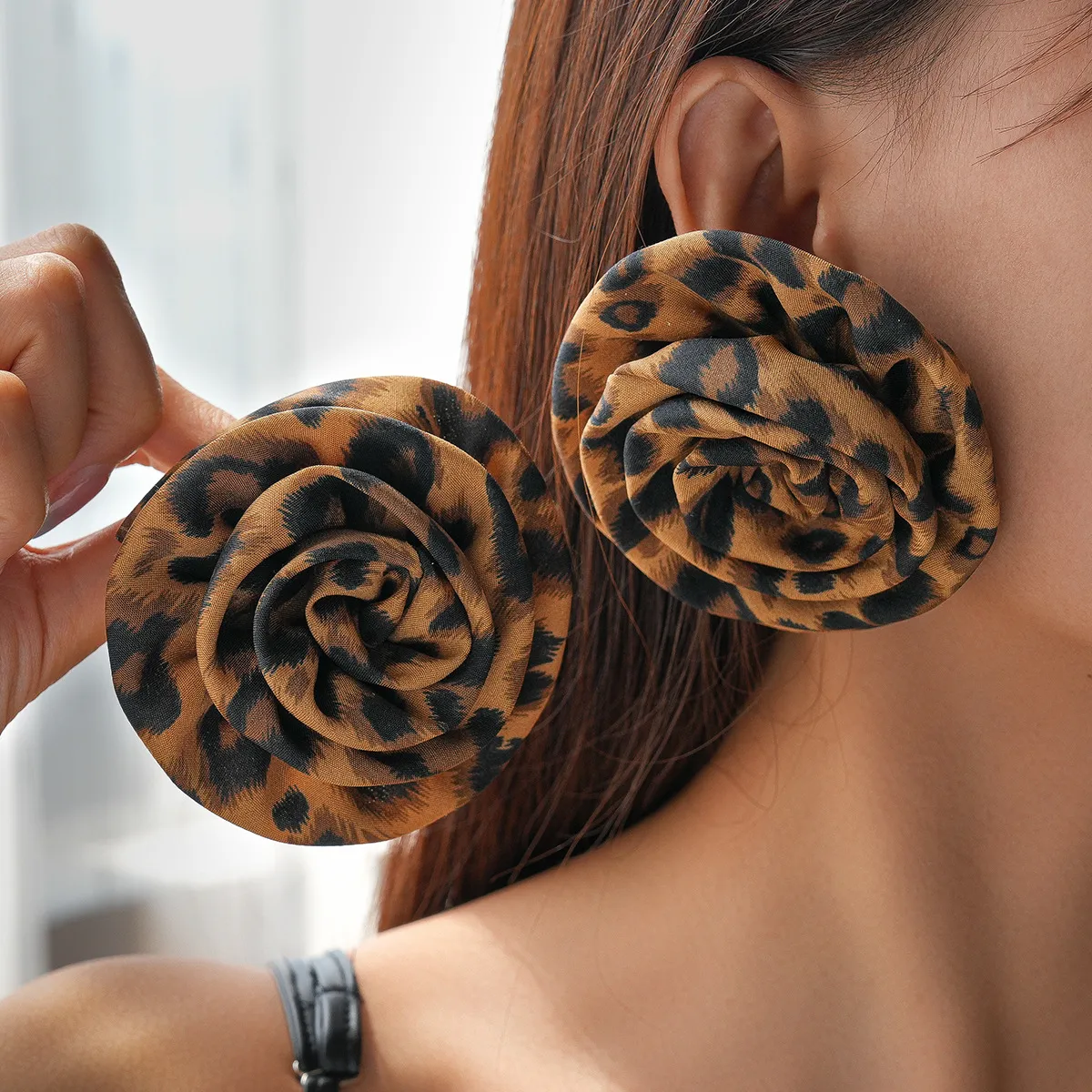 Women's Fashion Retro Exaggerated Fabric Leopard Floral Earrings