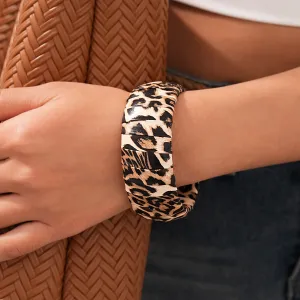 Women Fashion Retro Leopard Round Wide Bracelet Light Luxury Metal