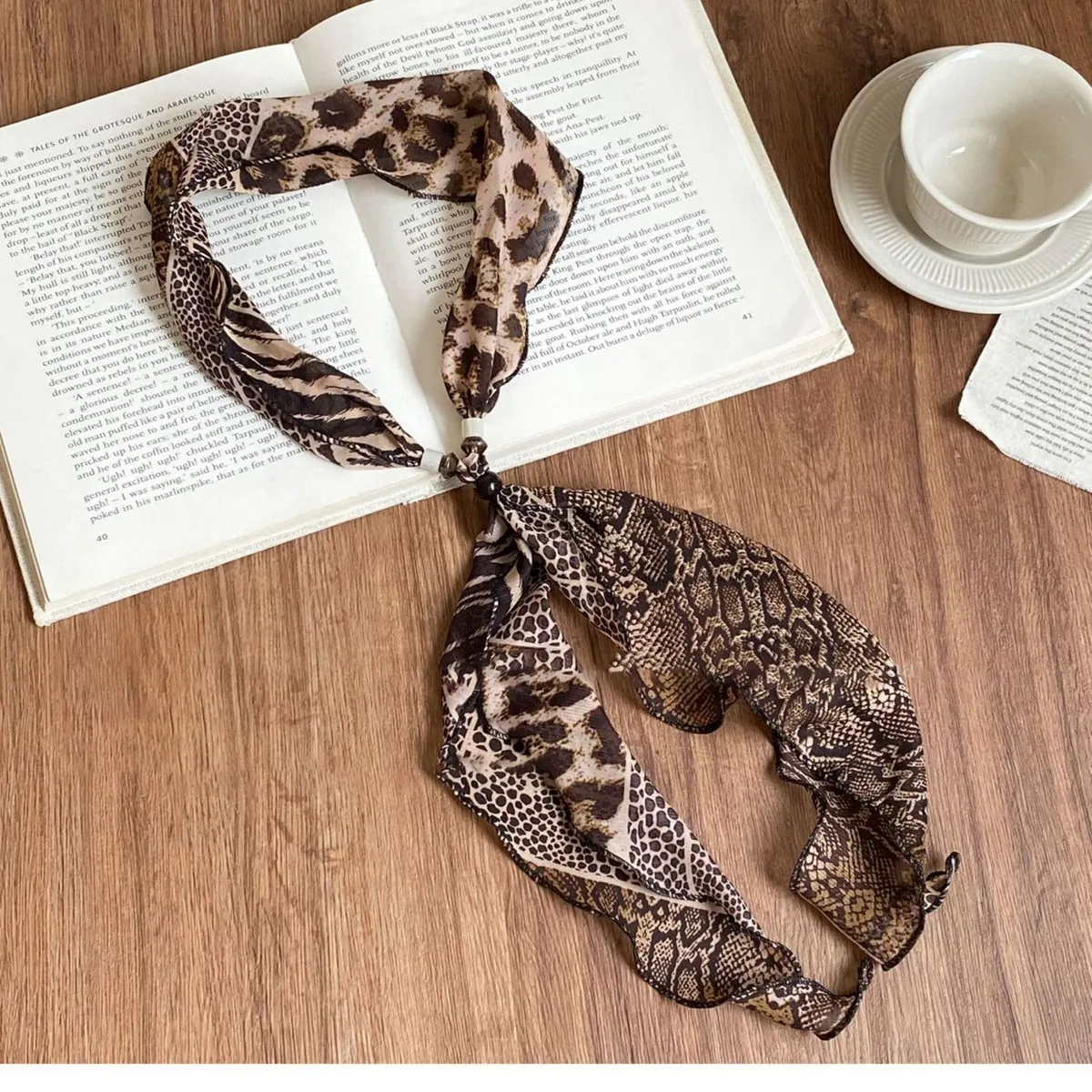Fashion Women Clavicle Chain Cloth Leopard Pendant Necklace