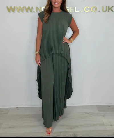 Women Fashion Casual Plus Size Solid Color Pleated Sleeveless Tank Top Loose Pants Two-Piece Set