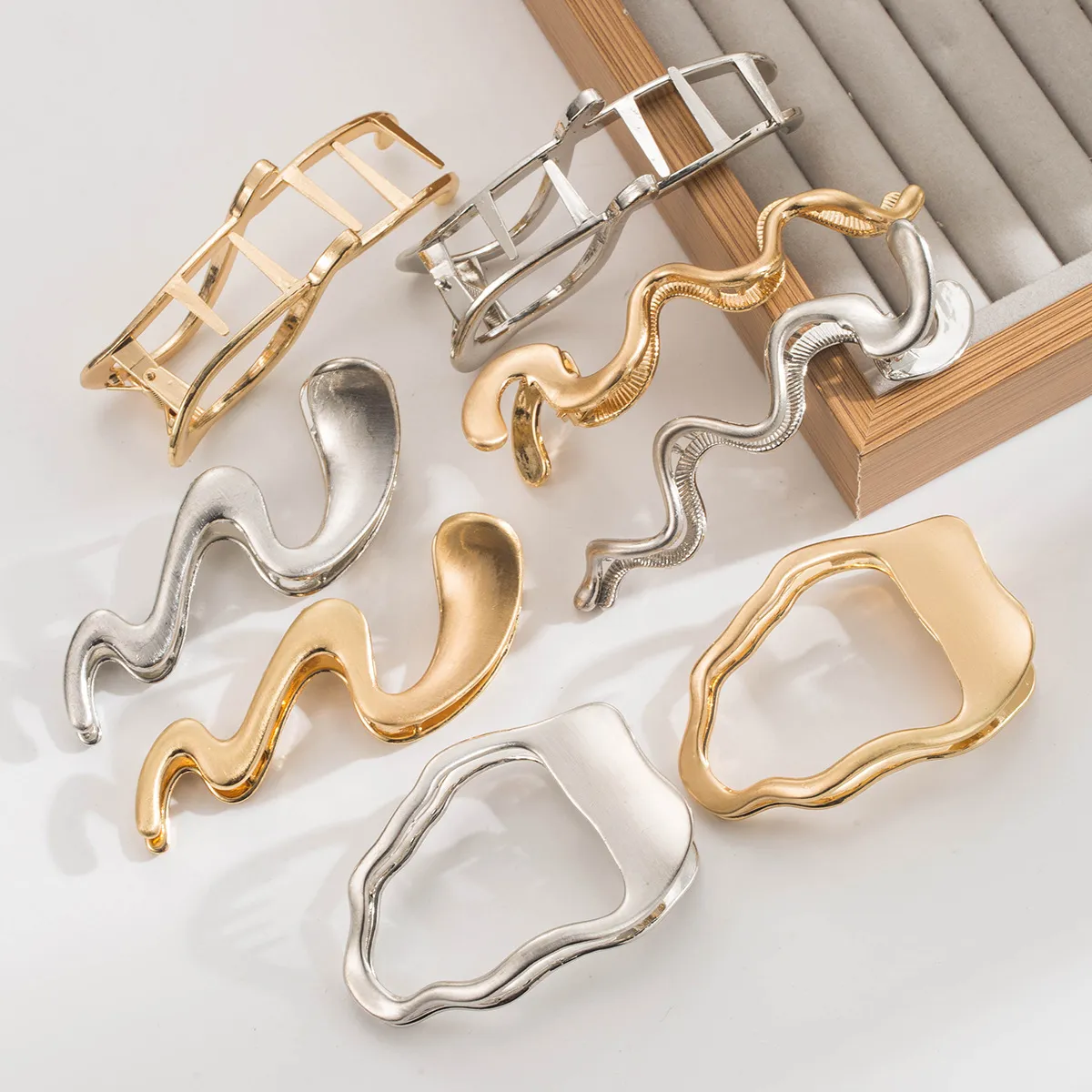 Women Fashion Irregular Smooth Matte Shark Hair Clip