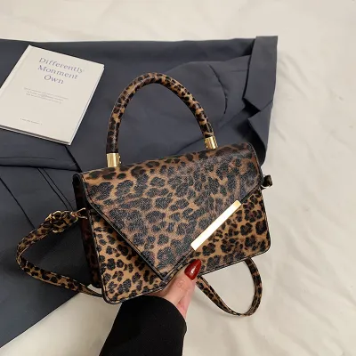 Women Fashion Casual Leopard Chain Crossbody Bag